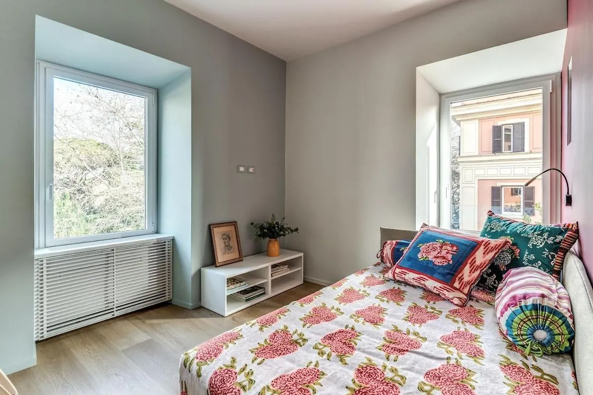 2 Bedroom Apartment Flaminio Vignola Roma